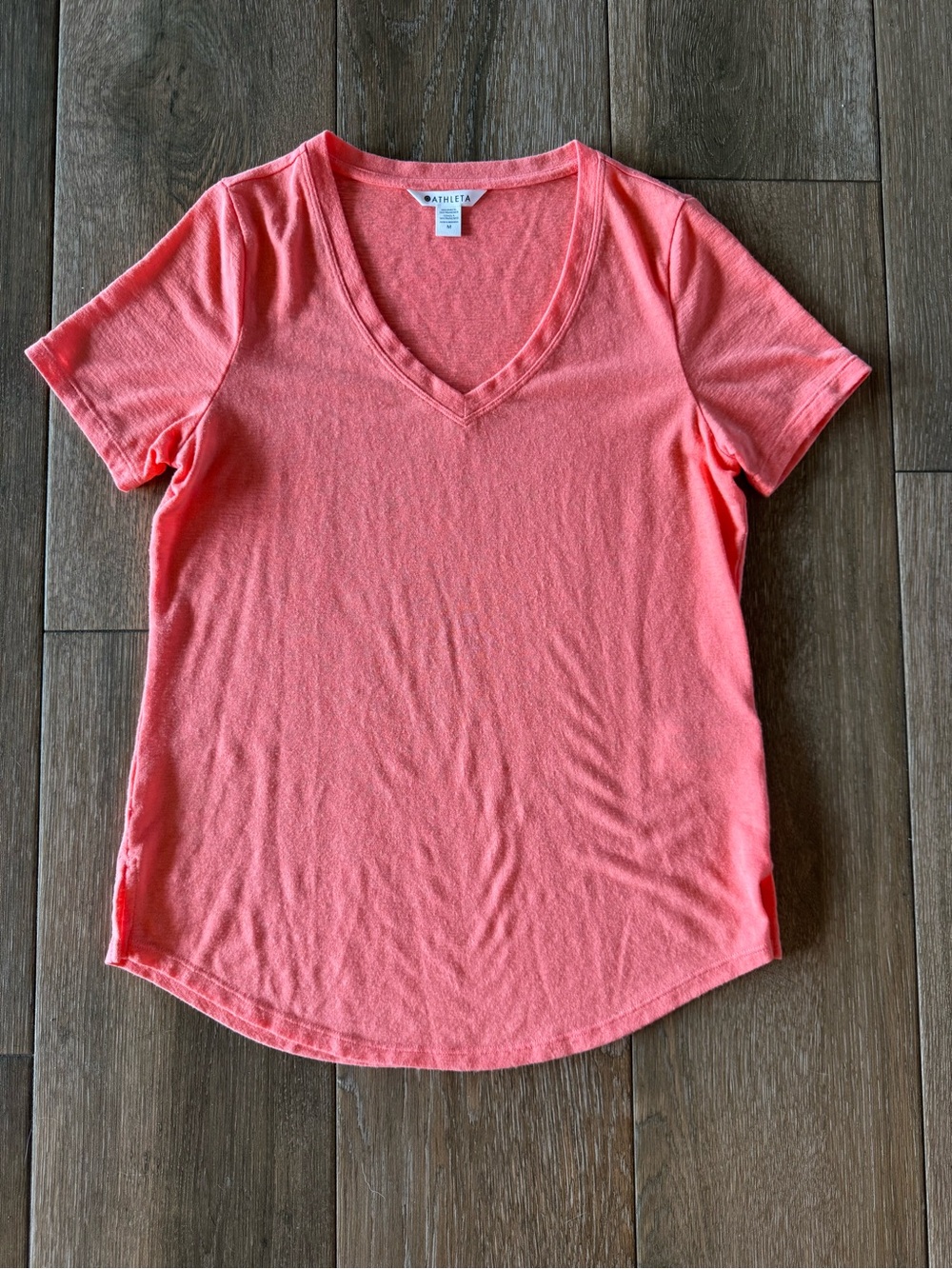 Athleta sunset glow v Beck breezy beachy colorful tee size Medium - Picture 4 of 9